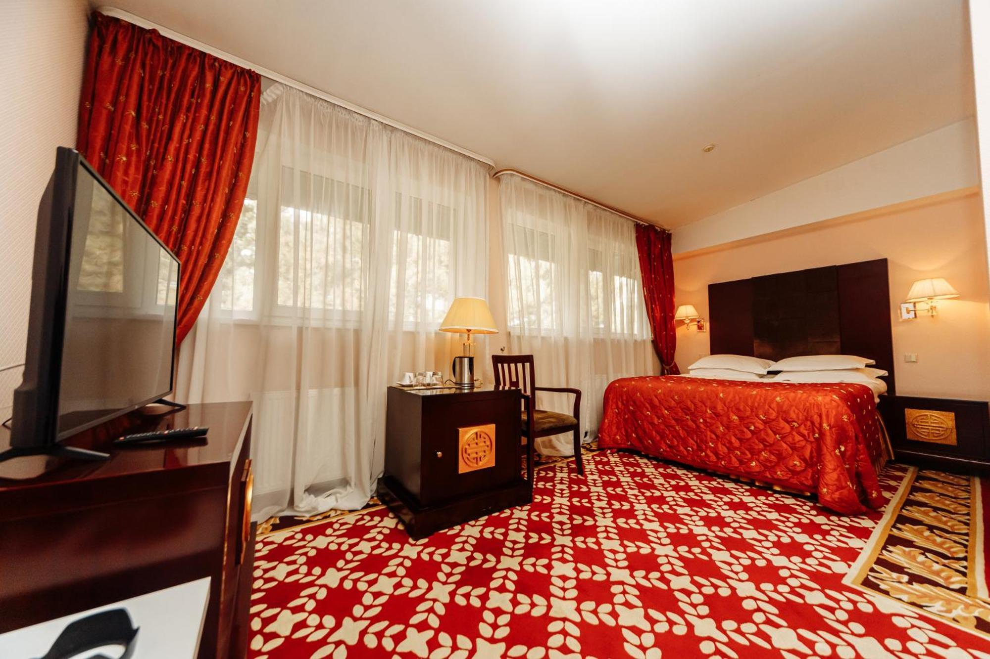 Hotel Royal Park Chişinău Extérieur photo